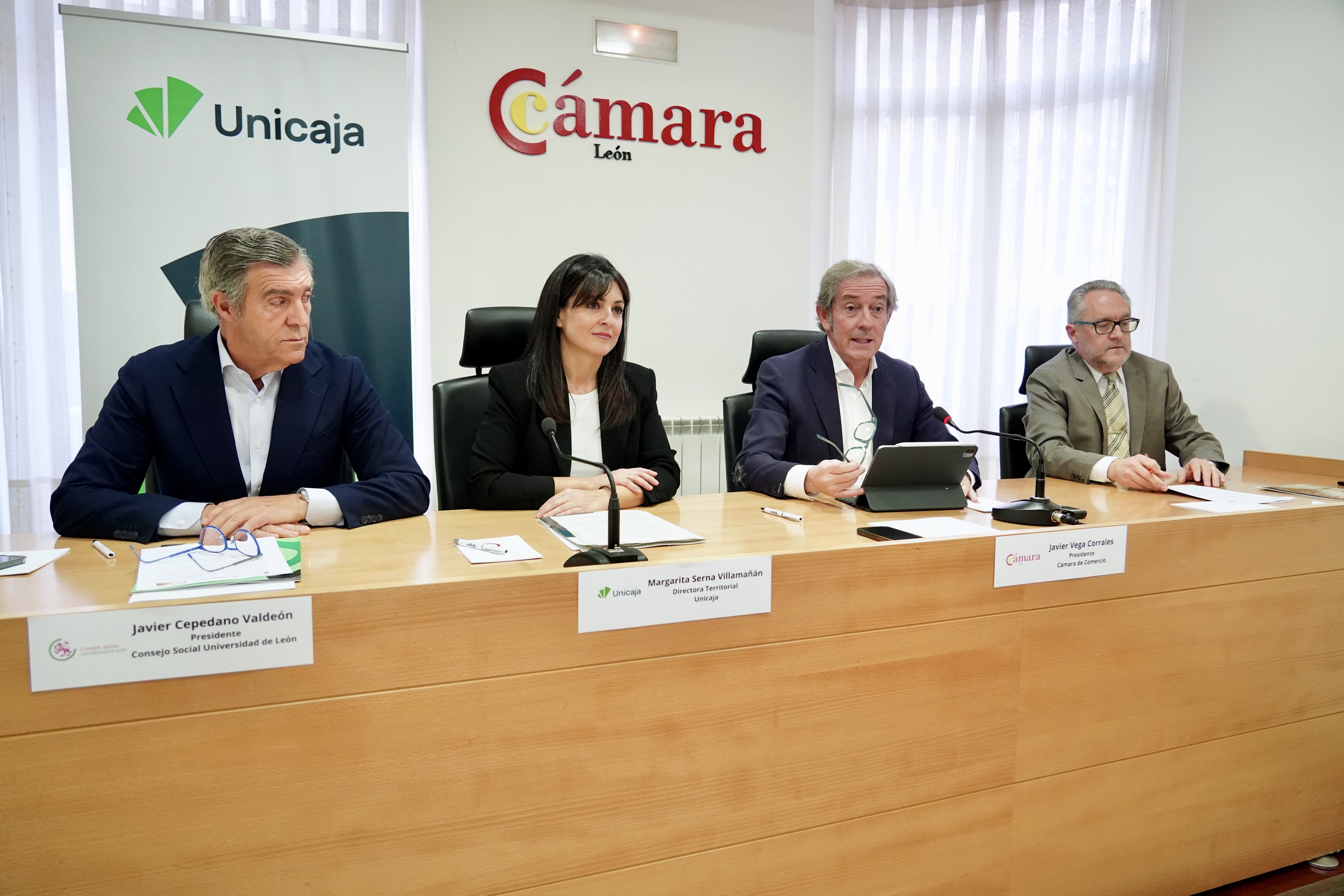 Premios a las investigaciones sobre la internacionalización de las empresas de León, con el apoyo de Unicaja 