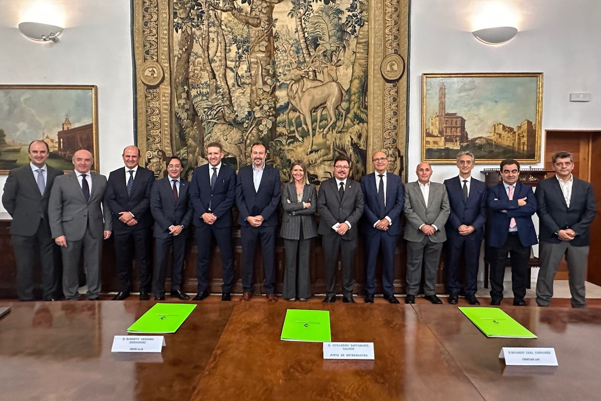 Reunión de la Corporación Empresarial Extremeña en el Palacio de Mayoralgo, sede de Unicaja en Cáceres